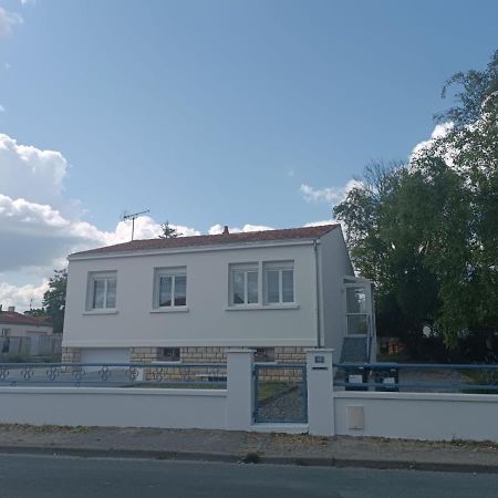 Charmante Maison Entre Mer Et Campagne La Jarrie Екстер'єр фото